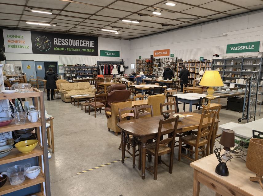 Intérieur d'une ressourcerie